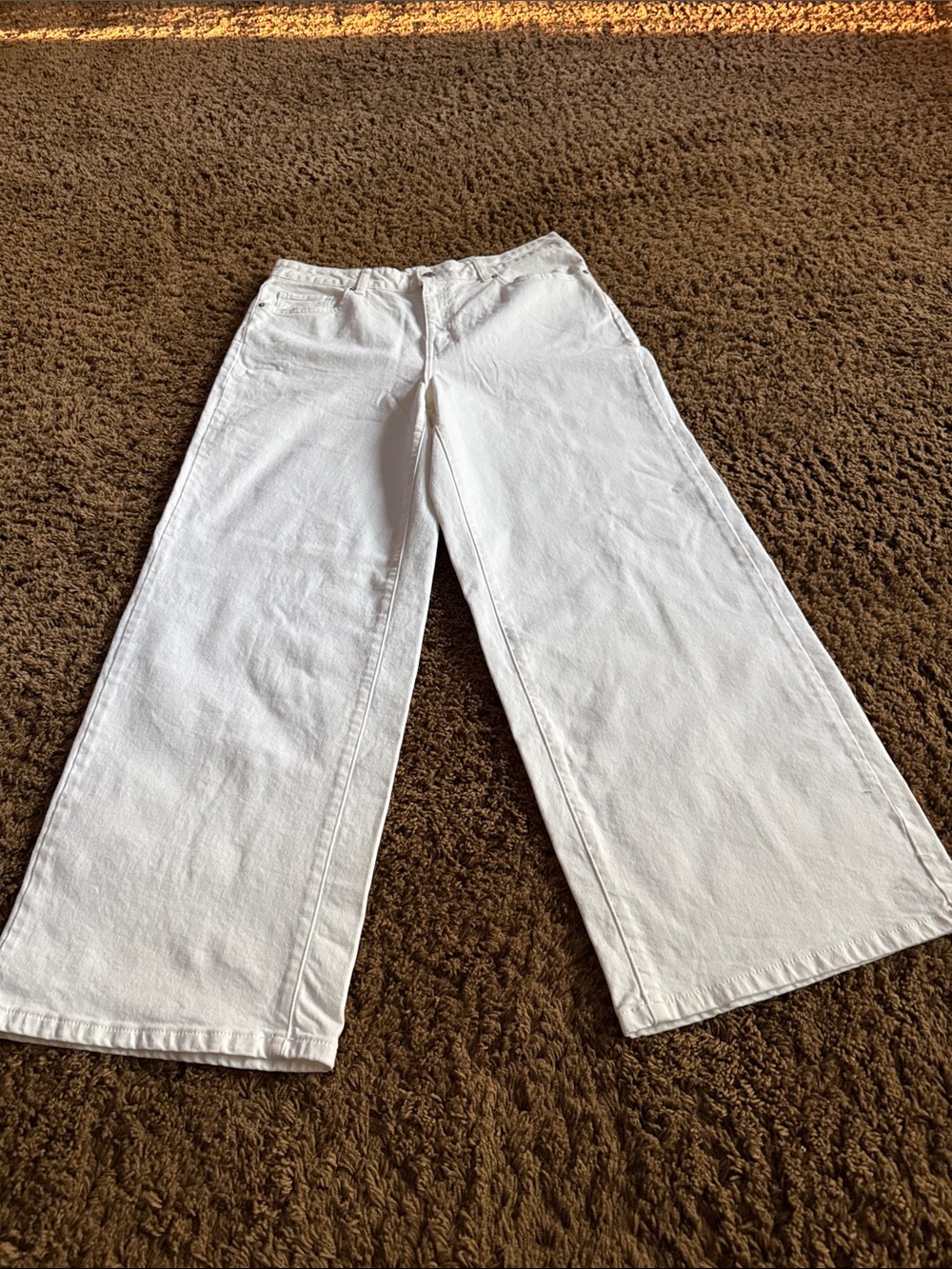 Time and Tru White Wide-Leg High-Rise Jeans